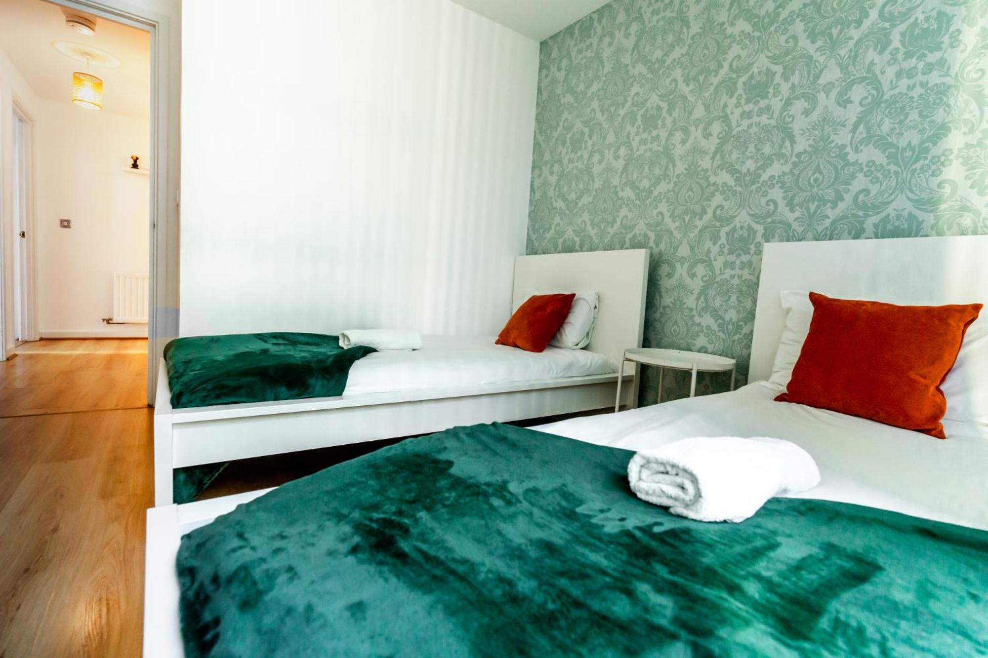 Luxury Two Bed City Apartment -The Hub Milton Keynes Exterior foto